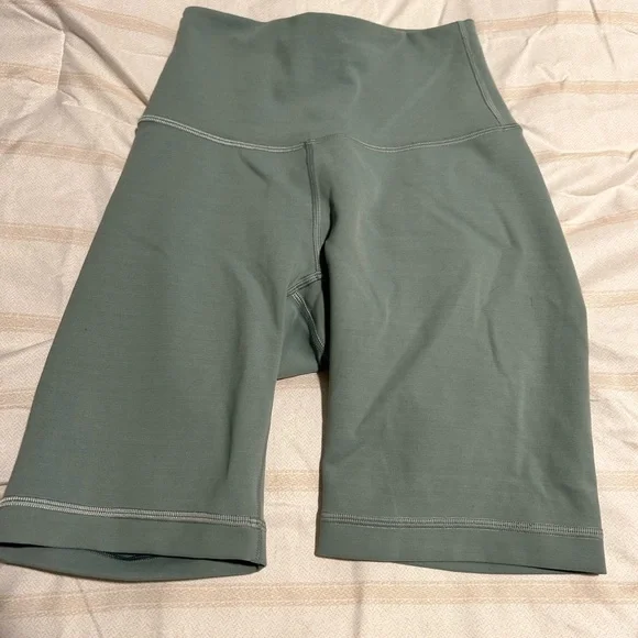 Lululemon Align High-Waist Olive Green Bike Shorts - Picture 2 of 2